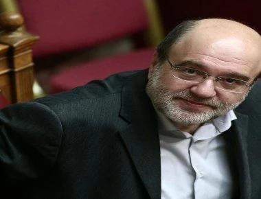Τρ. Αλεξιάδης: «Δεν είναι δυνατόν να μειώσουμε τους δημόσιους υπαλλήλους»